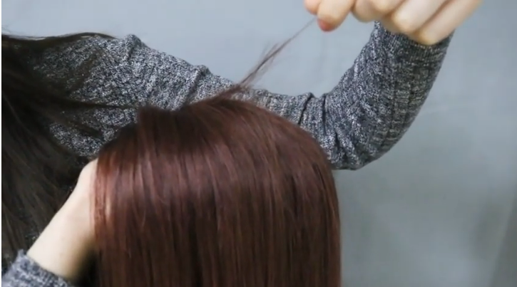 HOW TO SMOOTH THE STICKING UP HAIRS IN YOUR CROWN TOPPER