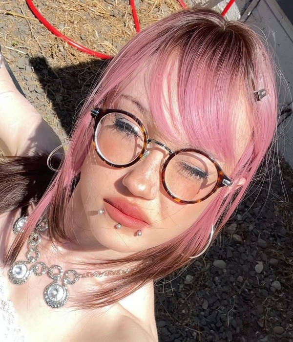 Rosewood l Dust Pink Ombre Brown Mid-Length Synthetic Wig