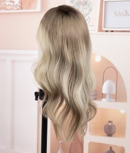 817R Shimmering Ash: a chic transition from ash brown to beige blonde