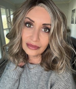 Isolde|Ash Blonde Wavy Bob Synthetic Lace Front Wig