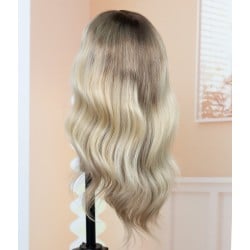 Ash Vanilla Melt: Smoky ash brown roots fade into cool vanilla blonde for a soft, natural blend. Neutral and bright, with a smooth, lived-in finish.