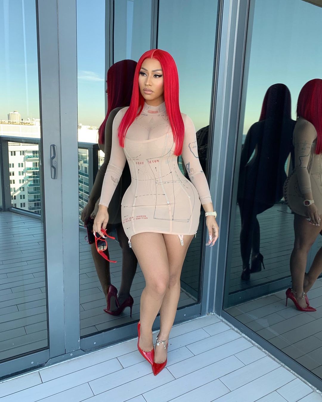 Nicki Minaj's Hairstyles & Hair Colors